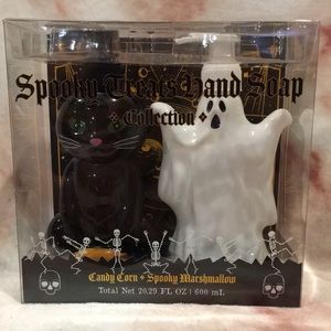 Halloween Spooky Treats Hands Soap Duo Cat Ghost Scented Candy Corn/Marsh NWT